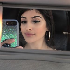 Meet your Posher, Alexandra